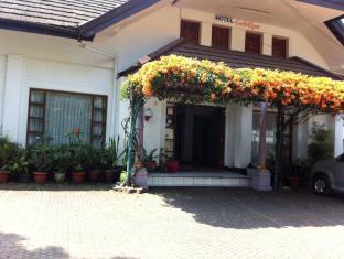 Catellya Guest House Cipaku Bandung Exteriér fotografie